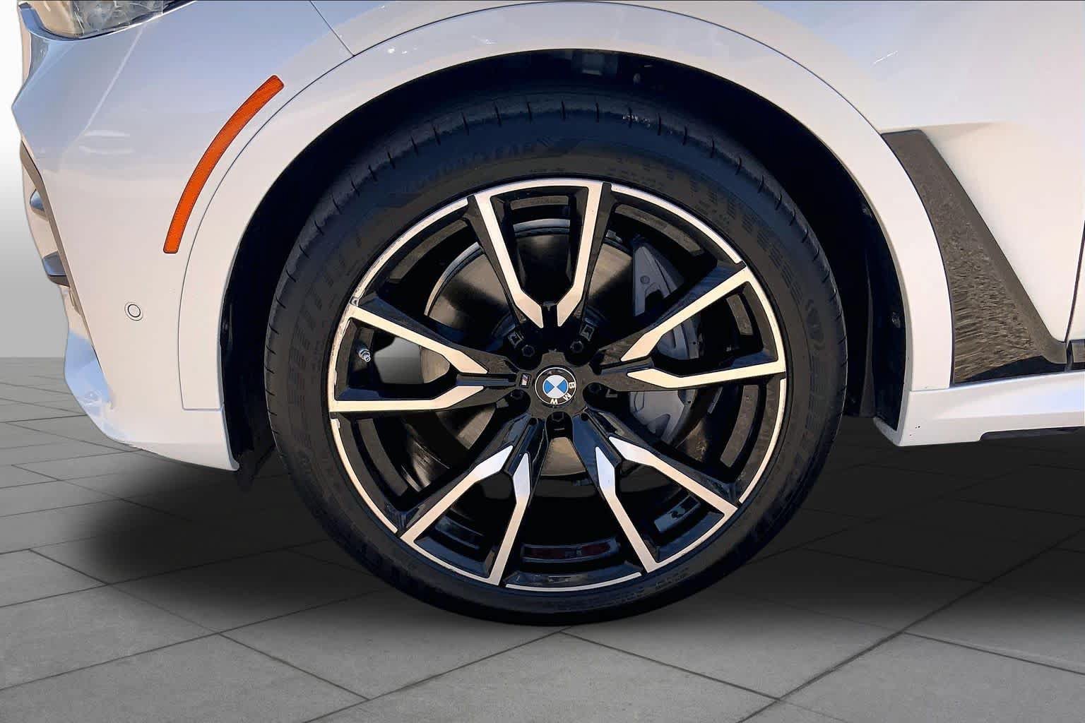 Used 2019 BMW X7 xDrive50i w/ M Sport Package AWD/4WD image 10
