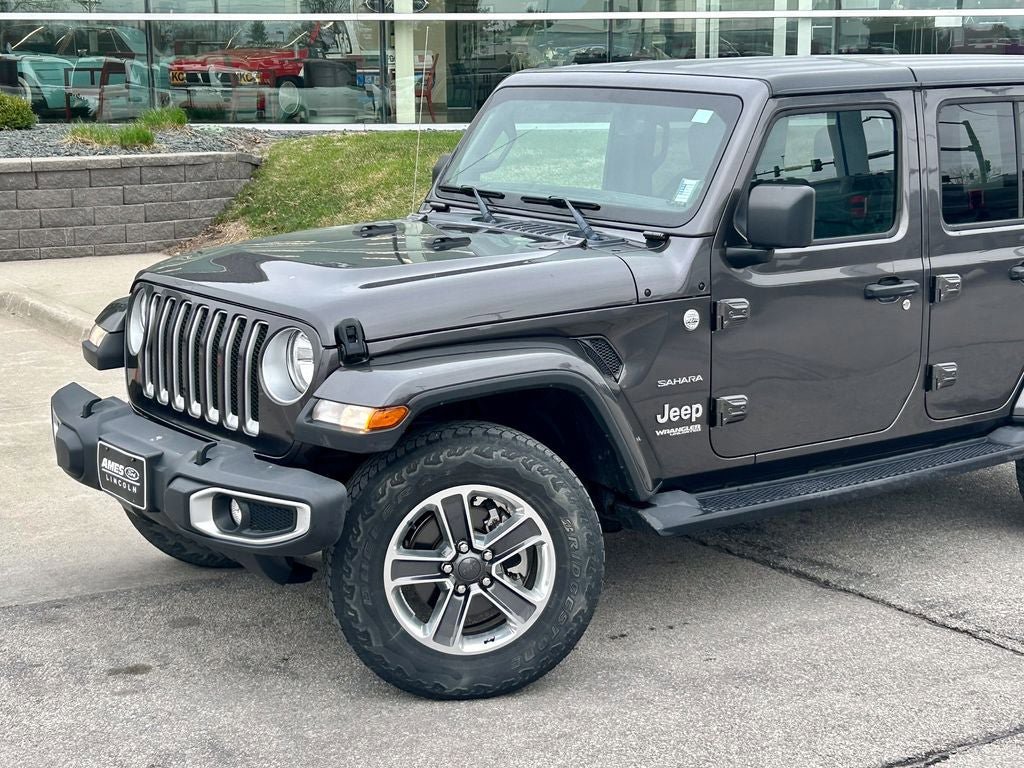 Used 2018 Jeep Wrangler Unlimited Sahara AWD/4WD image 7