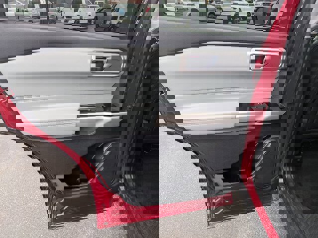 Certified 2022 Ford Explorer XLT w/ Equipment Group 202A image 26