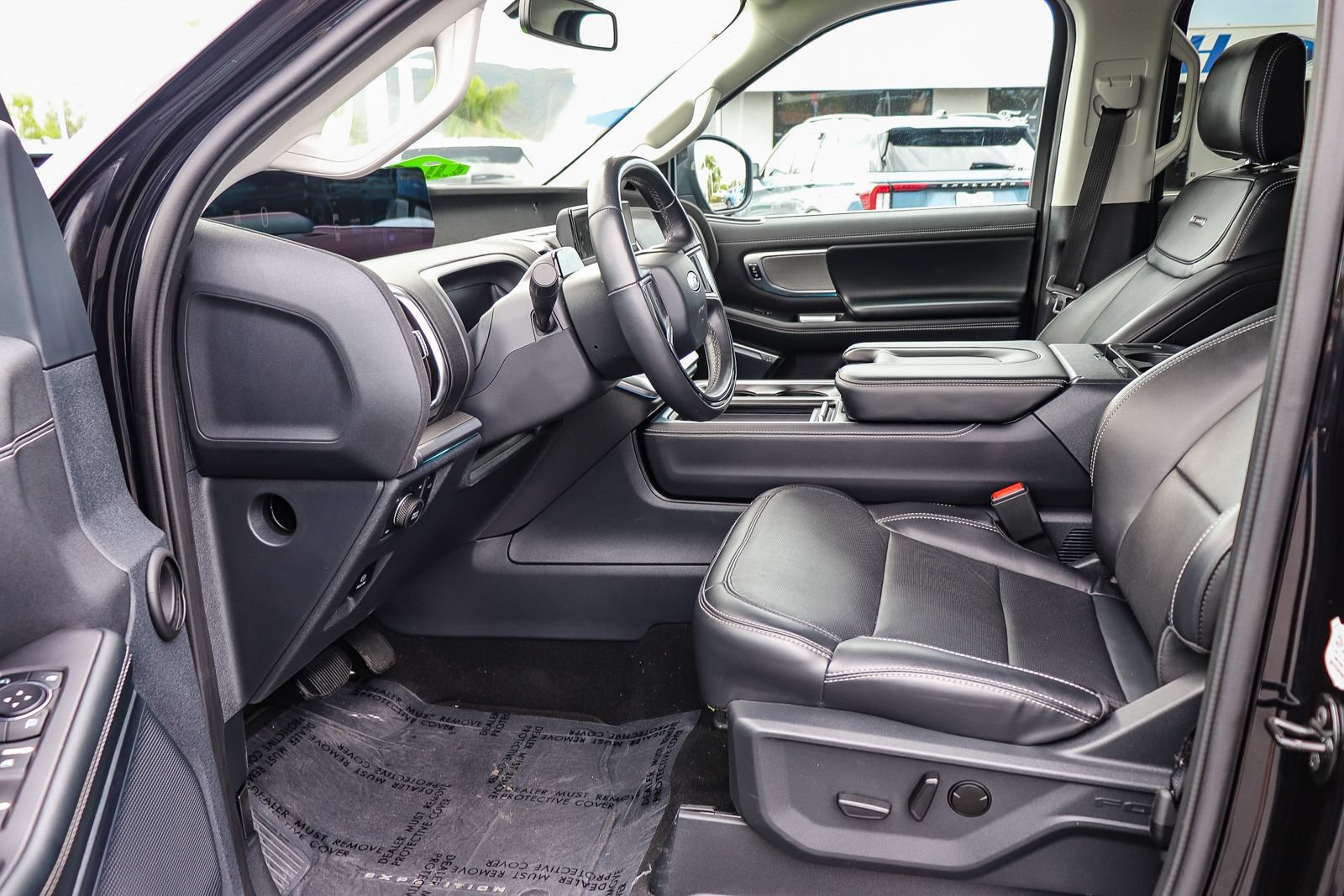 Certified 2025 Ford Expedition Platinum AWD/4WD image 19