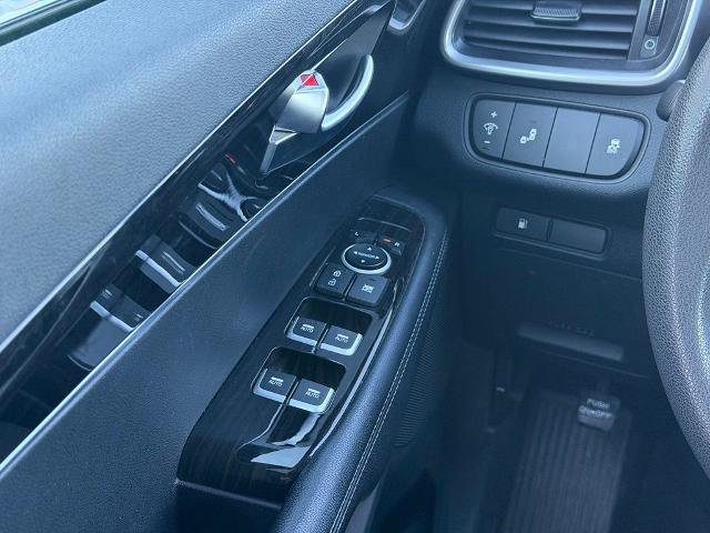 Used 2019 Kia Sorento AWD V6 image 19