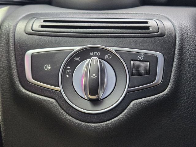 Used 2023 Mercedes-Benz GLC 300 4MATIC Coupe image 21