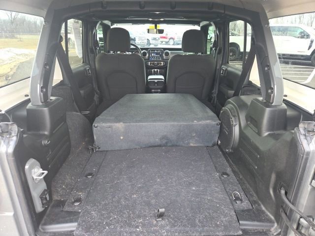 Used 2020 Jeep Wrangler Unlimited Sahara image 14