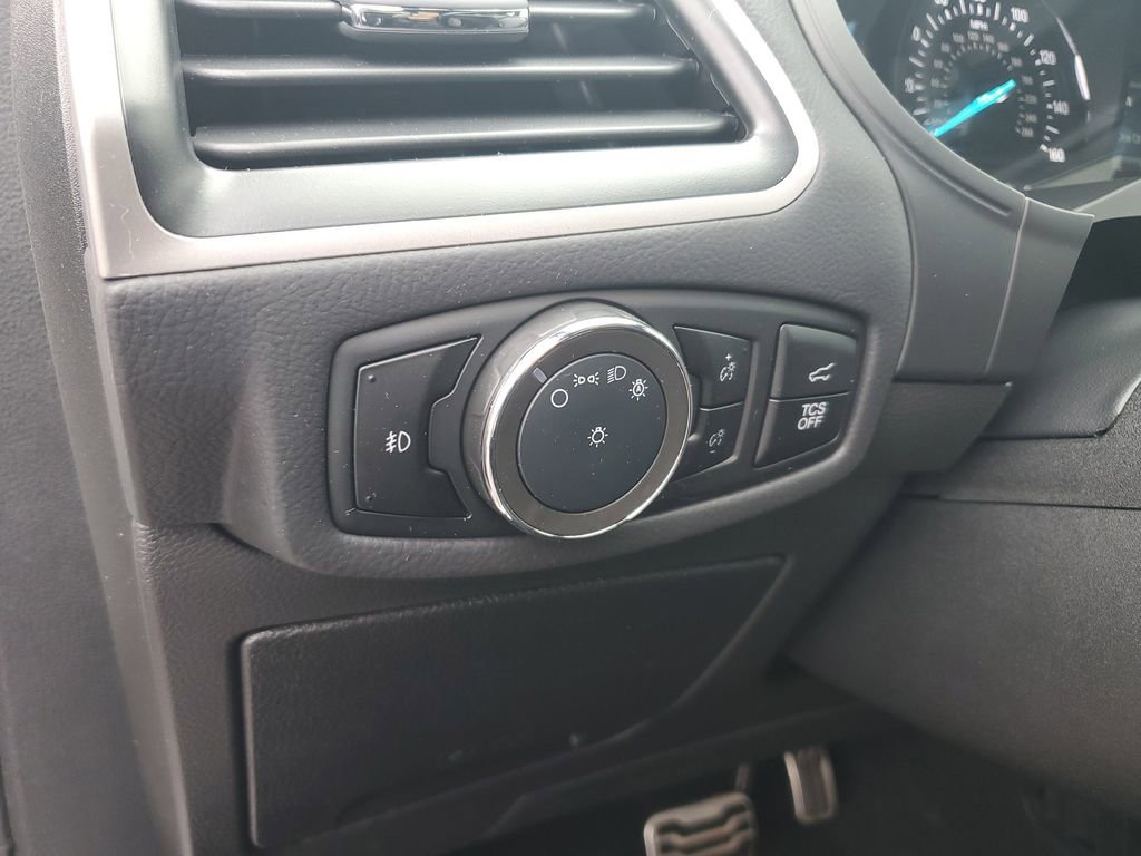 Certified 2024 Ford Edge ST-Line image 18