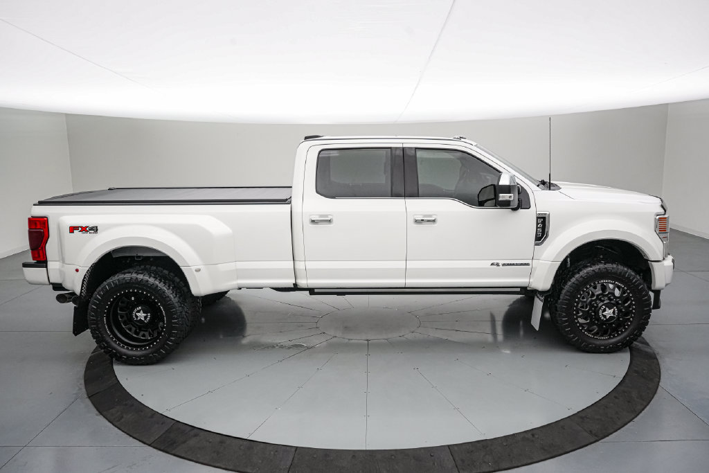 Certified 2022 Ford F450 Platinum w/ FX4 Off-Road Package AWD/4WD image 3