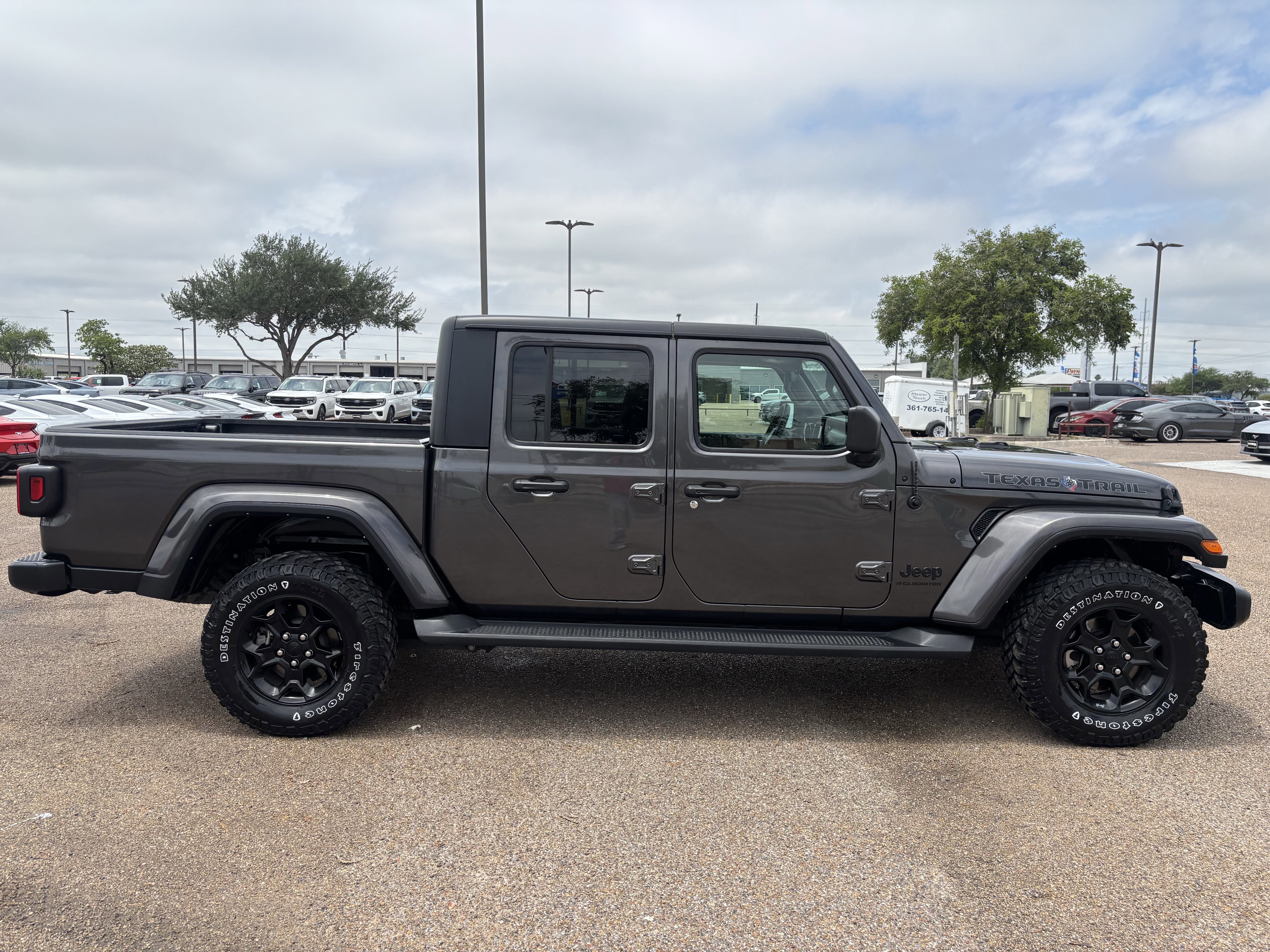 Used 2023 Jeep Gladiator Sport AWD/4WD image 5