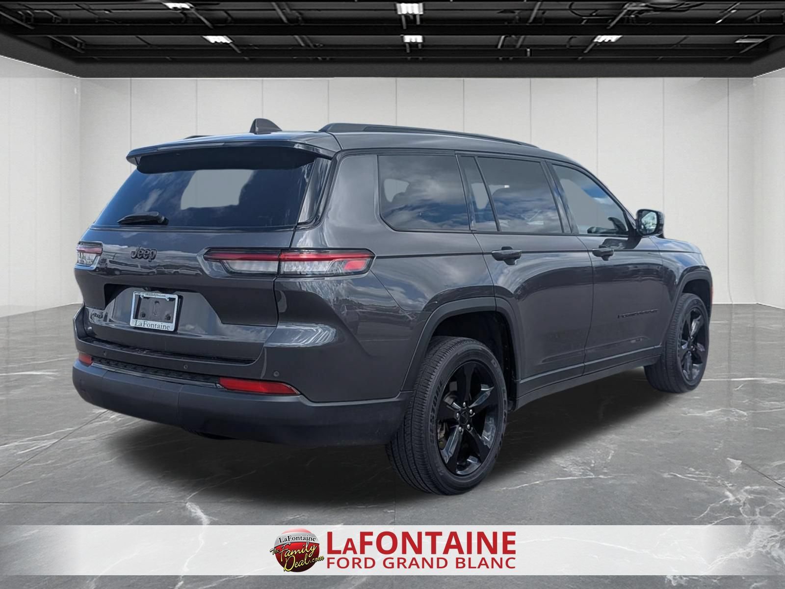 Used 2023 Jeep Grand Cherokee L Laredo AWD/4WD image 5