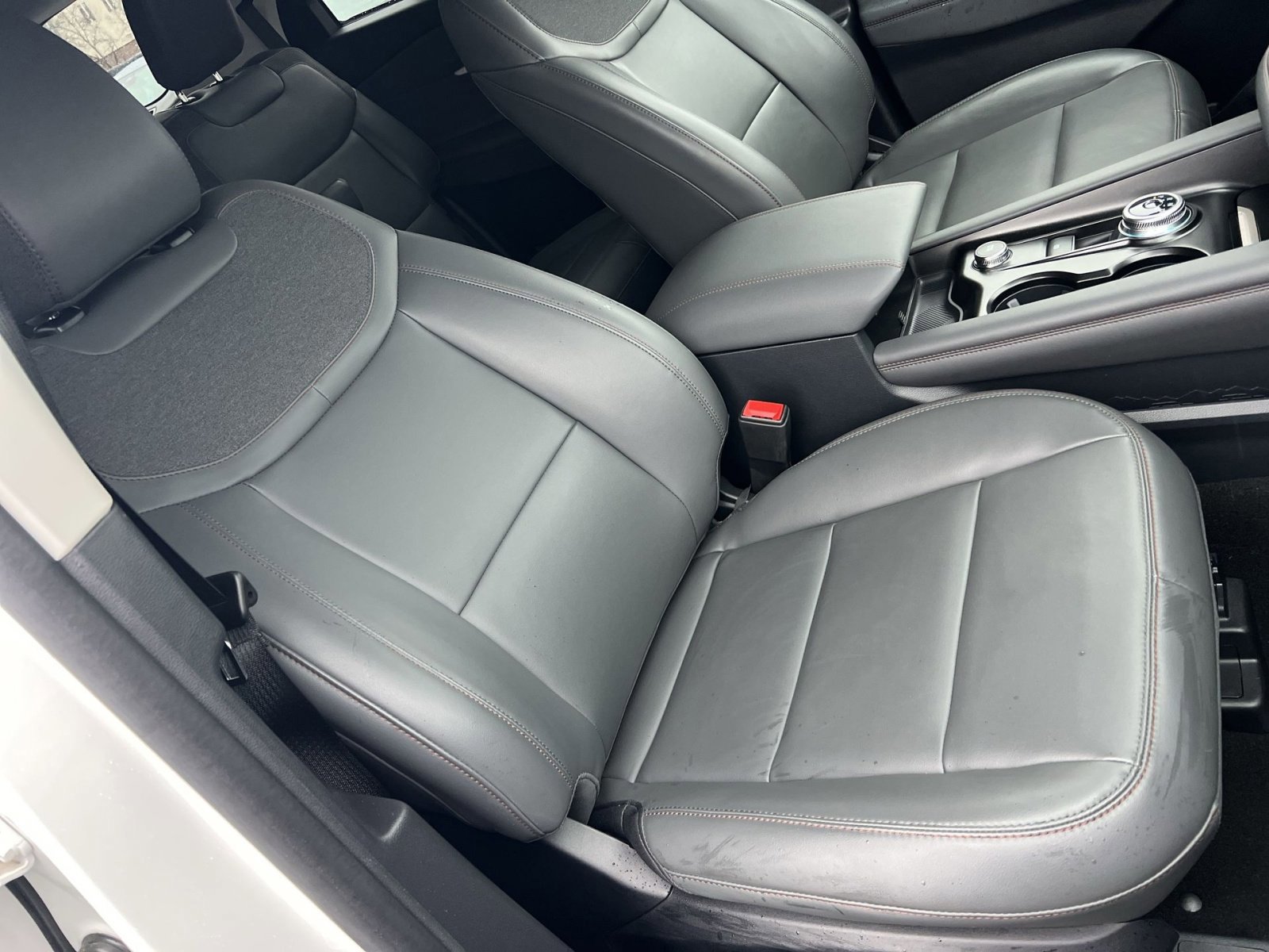 Certified 2025 Ford Explorer Active w/ Active Comfort Package image 27