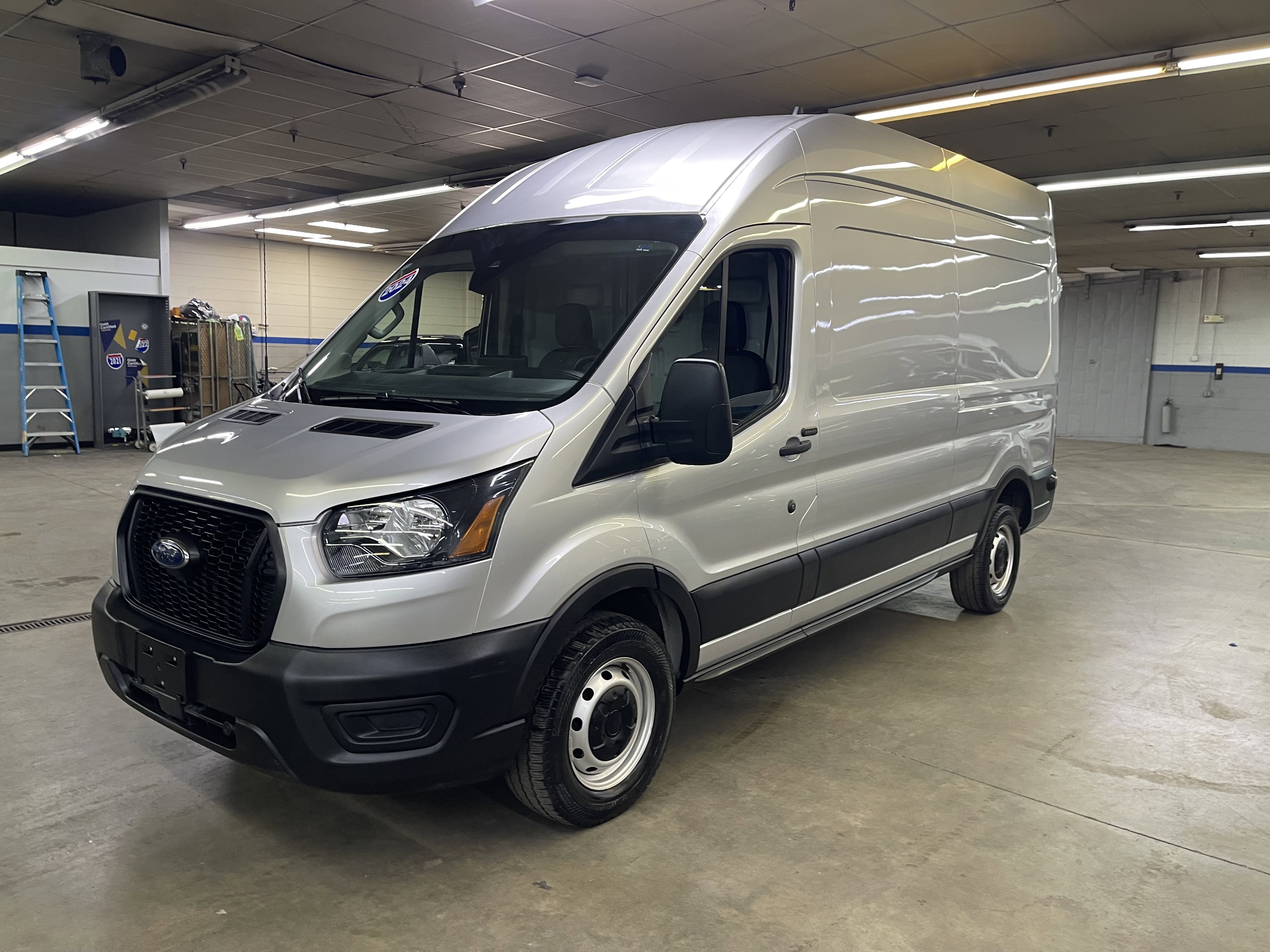 Certified 2024 Ford Transit 250 148 High Roof RWD image 3