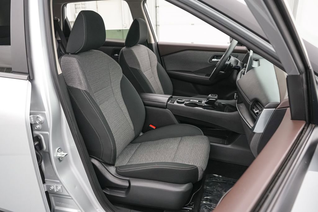 Used 2023 Nissan Rogue SV AWD/4WD image 20