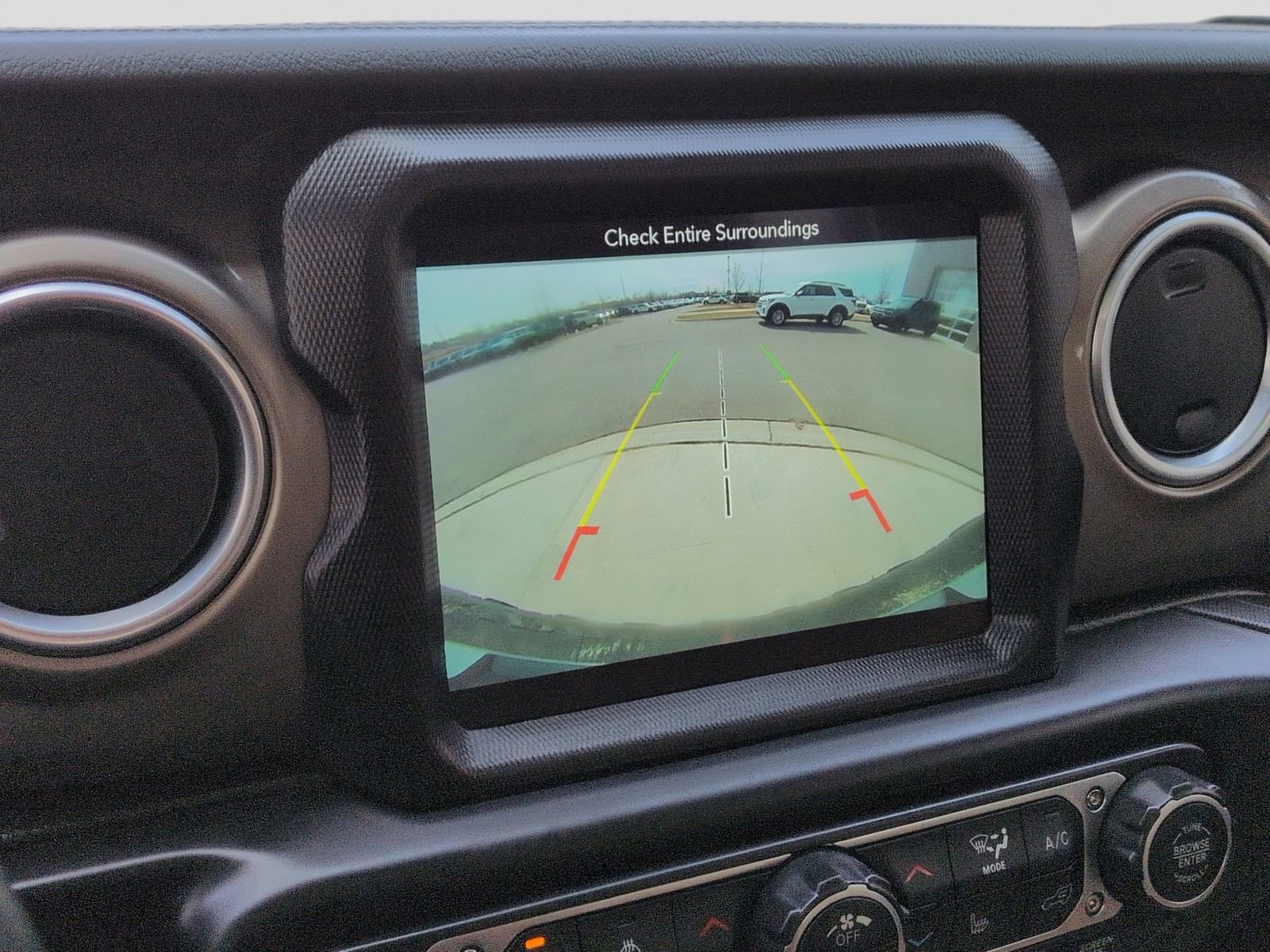Used 2018 Jeep Wrangler Unlimited Rubicon AWD/4WD image 36