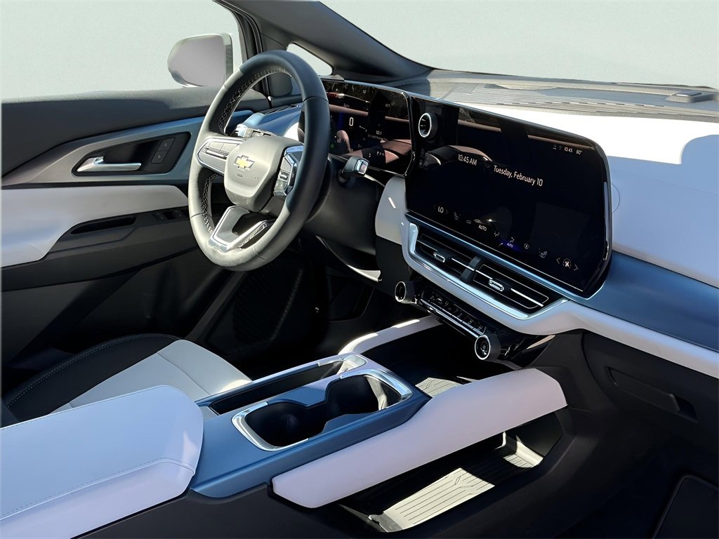 Used 2025 Chevrolet Equinox EV LT image 19