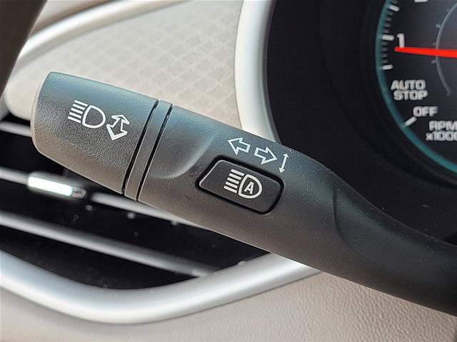 Used 2023 Chevrolet Malibu LT FWD image 33