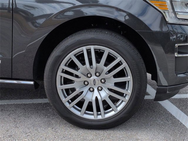 Certified 2024 Ford Expedition Max Platinum image 11