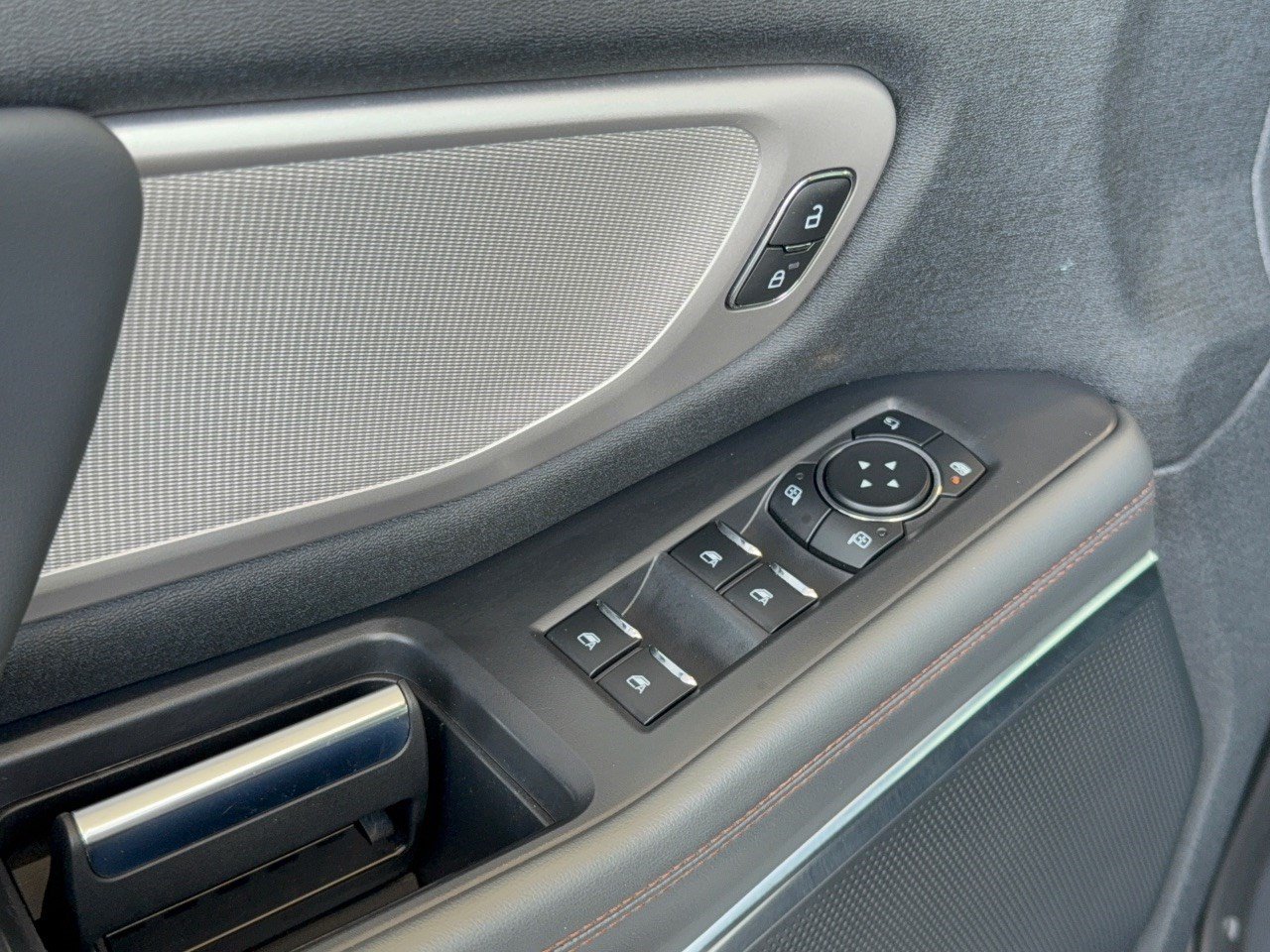 Certified 2025 Ford Expedition Active AWD/4WD image 15