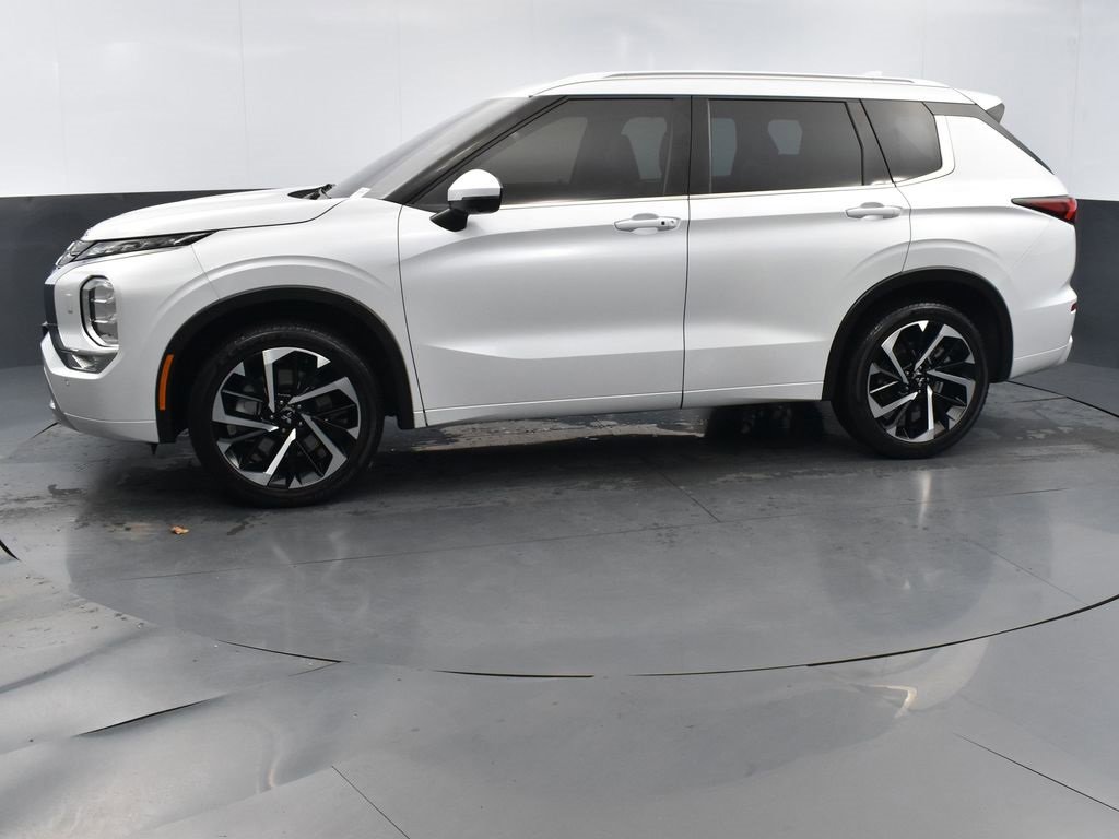 Used 2023 Mitsubishi Outlander SEL image 18