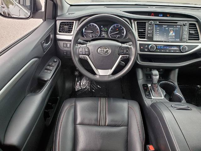 Used 2019 Toyota Highlander SE AWD/4WD image 17