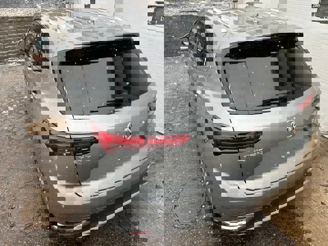 Used 2023 Buick Envision Essence image 4