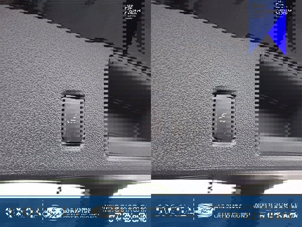 Certified 2023 Ford Escape Platinum w/ Class II Trailer Tow Package image 29