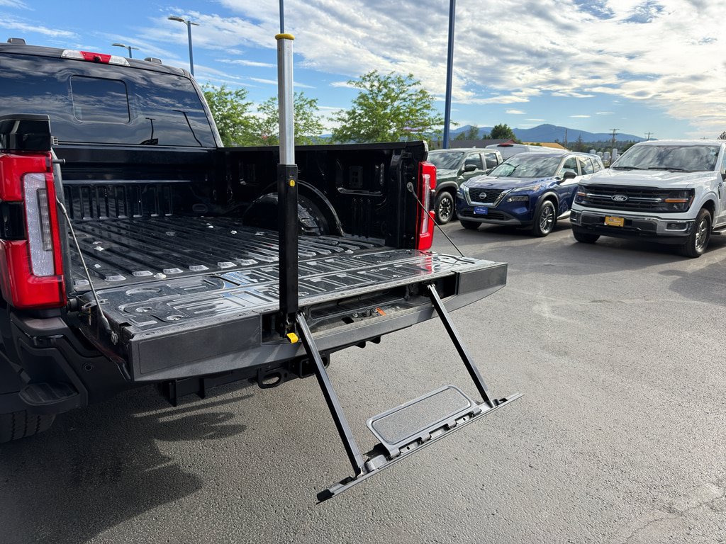 Certified 2026 Ford F250 Platinum w/ FX4 Off-Road Package AWD/4WD image 17