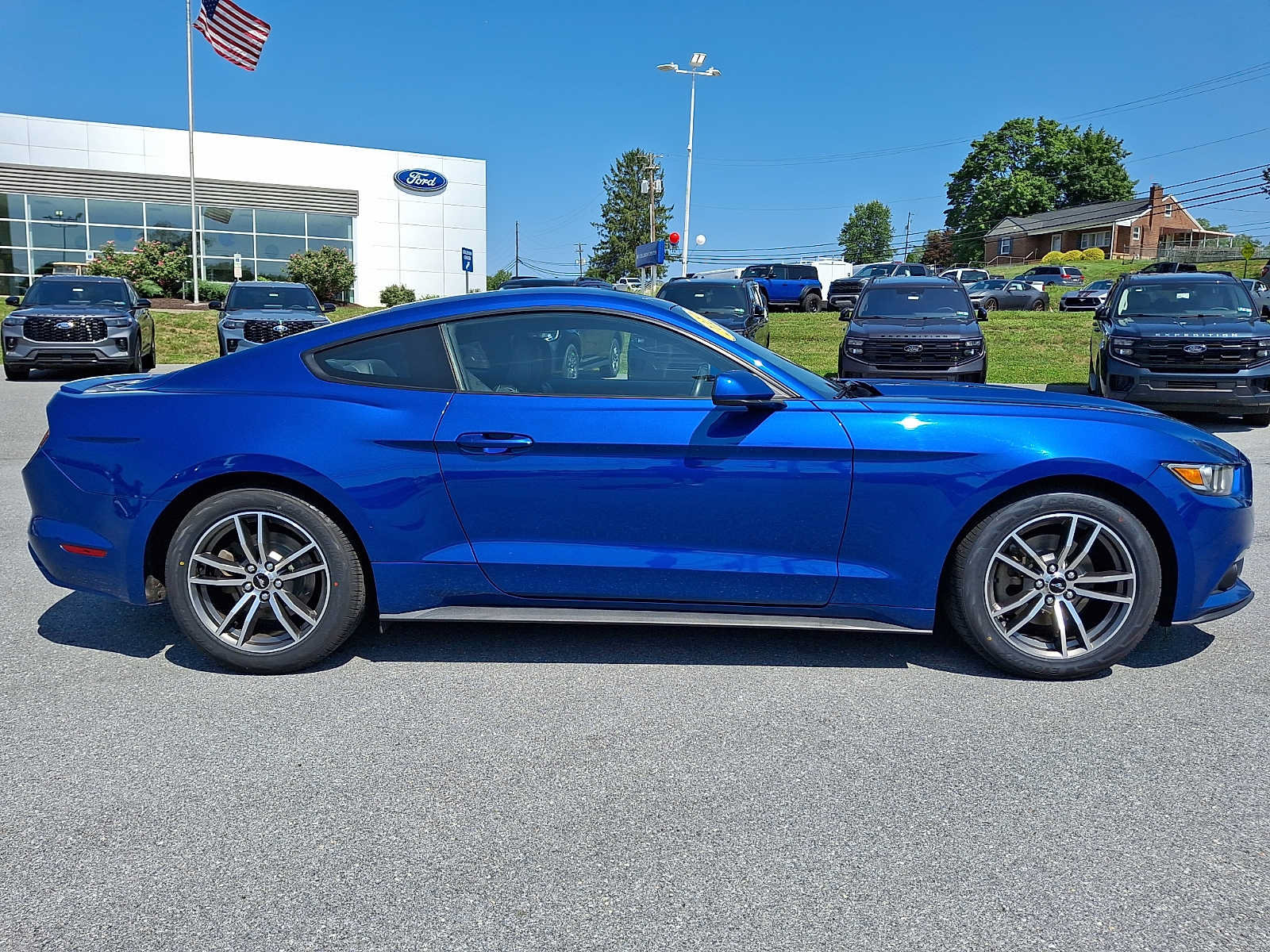 Certified 2017 Ford Mustang Coupe RWD image 7