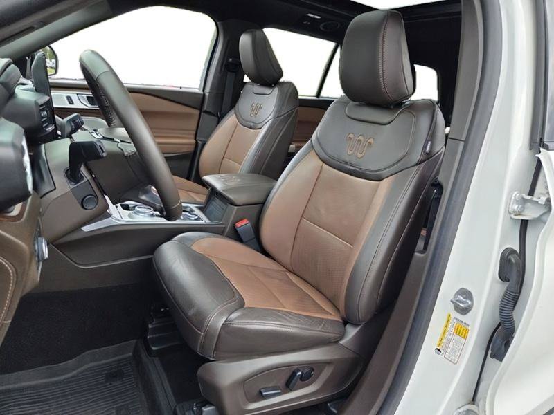 Certified 2023 Ford Explorer King Ranch w/ Technology Package AWD/4WD image 7