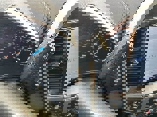 Certified 2022 Ford F250 Lariat w/ Tremor Off-Road Package image 17