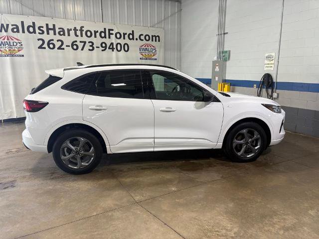 Certified 2023 Ford Escape ST-Line w/ Tech Pack #1 AWD/4WD image 9