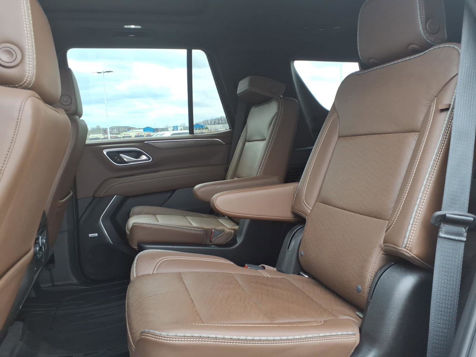 Used 2021 Chevrolet Tahoe High Country w/ Premium Package image 9