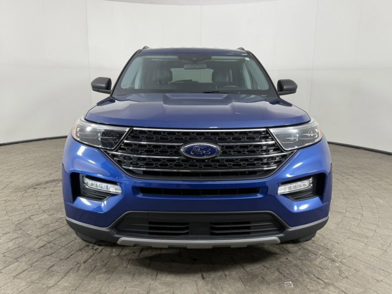Certified 2022 Ford Explorer XLT w/ Equipment Group 202A AWD/4WD image 2