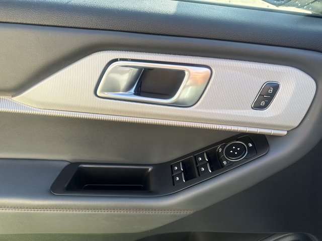 Certified 2025 Ford Explorer Active RWD image 12