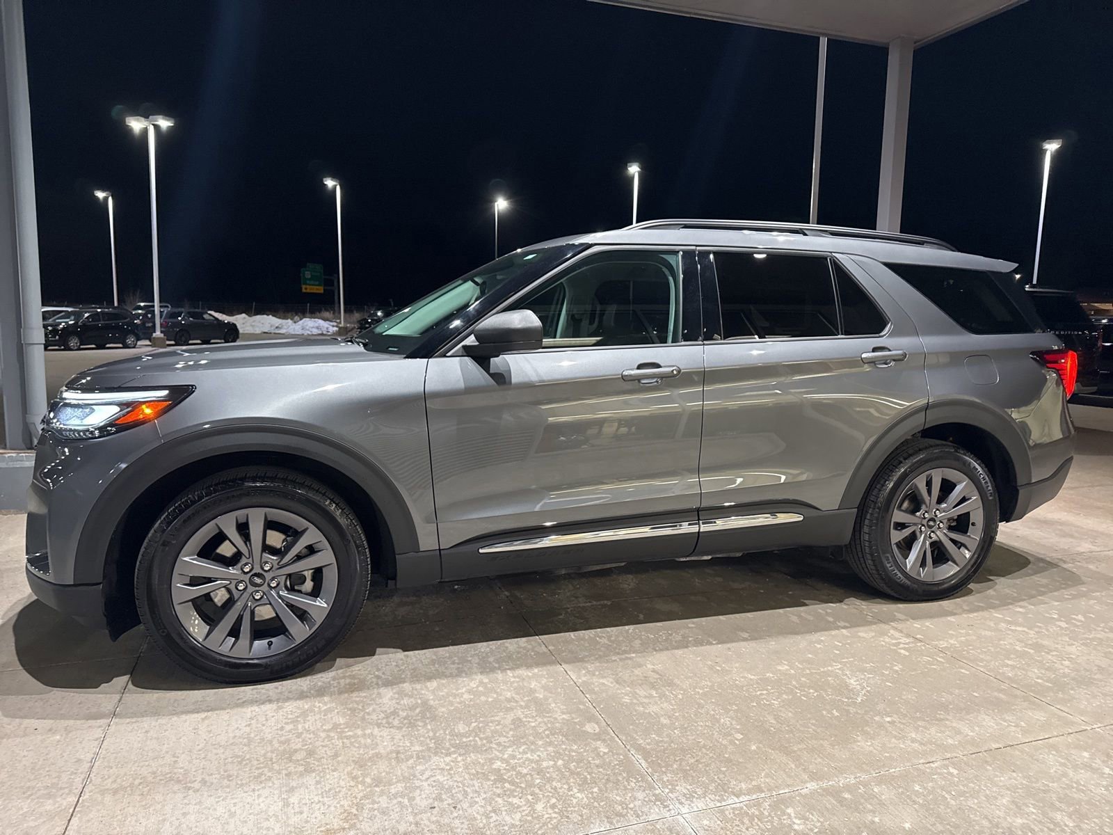 Certified 2025 Ford Explorer Active w/ Active Comfort Package image 7