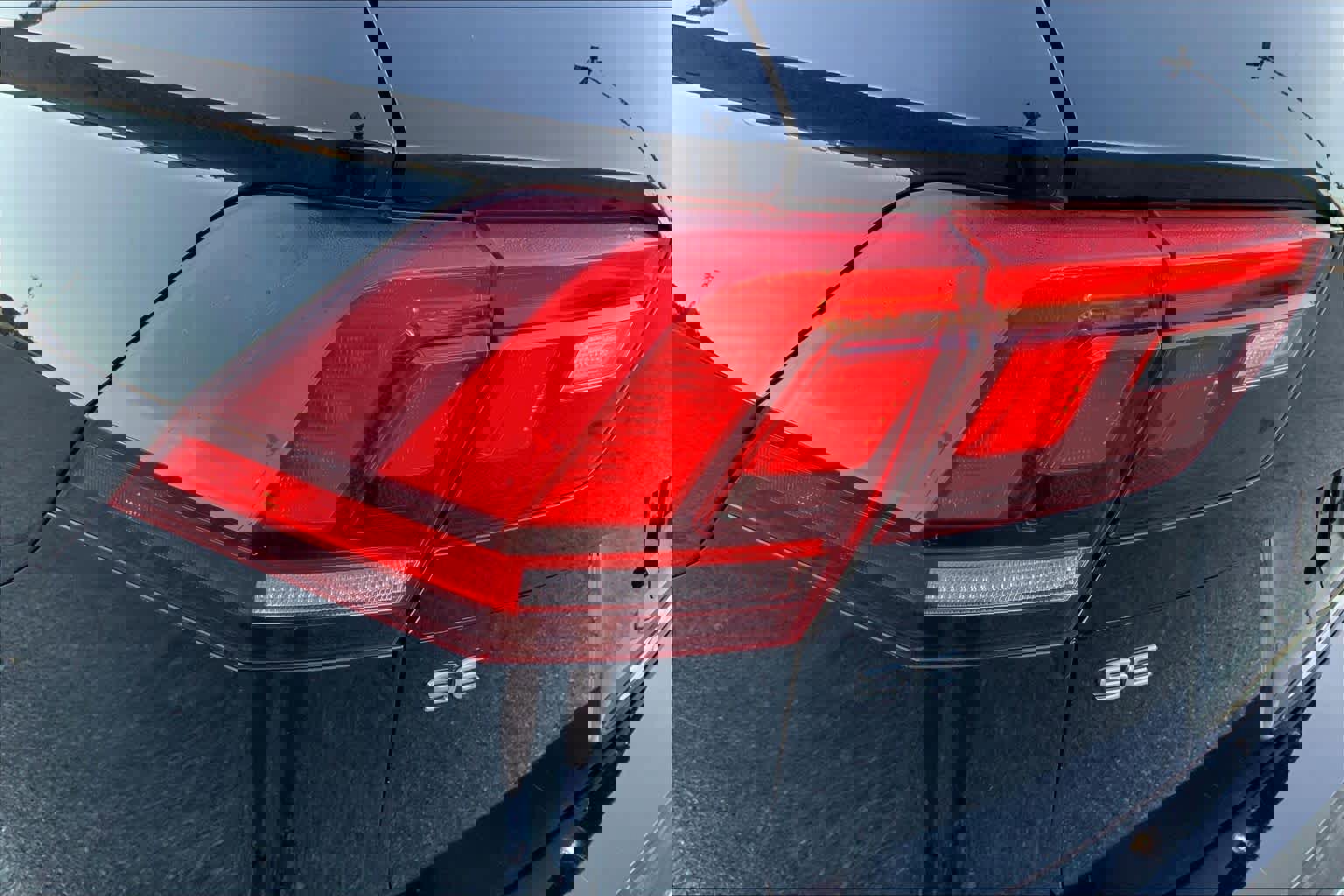 Used 2024 Volkswagen Tiguan SE image 25