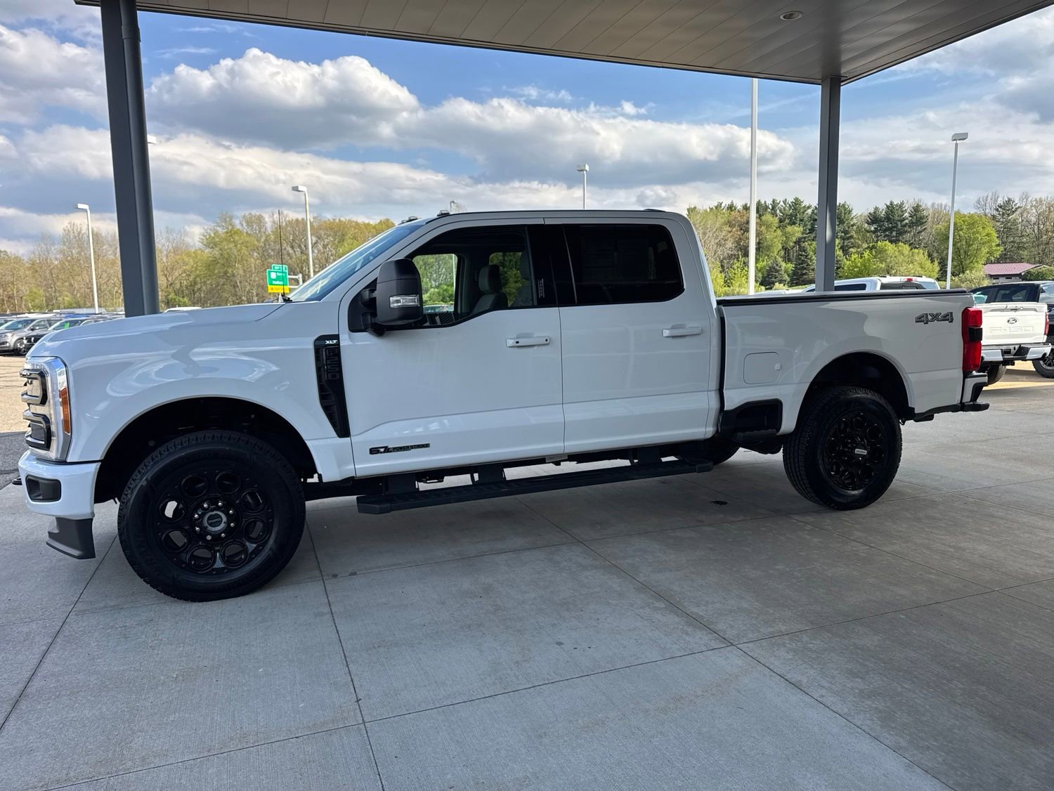 Certified 2023 Ford F250 XLT w/ Black Appearance Package AWD/4WD image 5