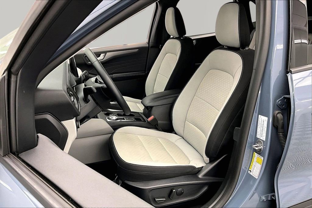 Certified 2025 Ford Escape Active w/ Active Premium Tech Pack FWD image 25