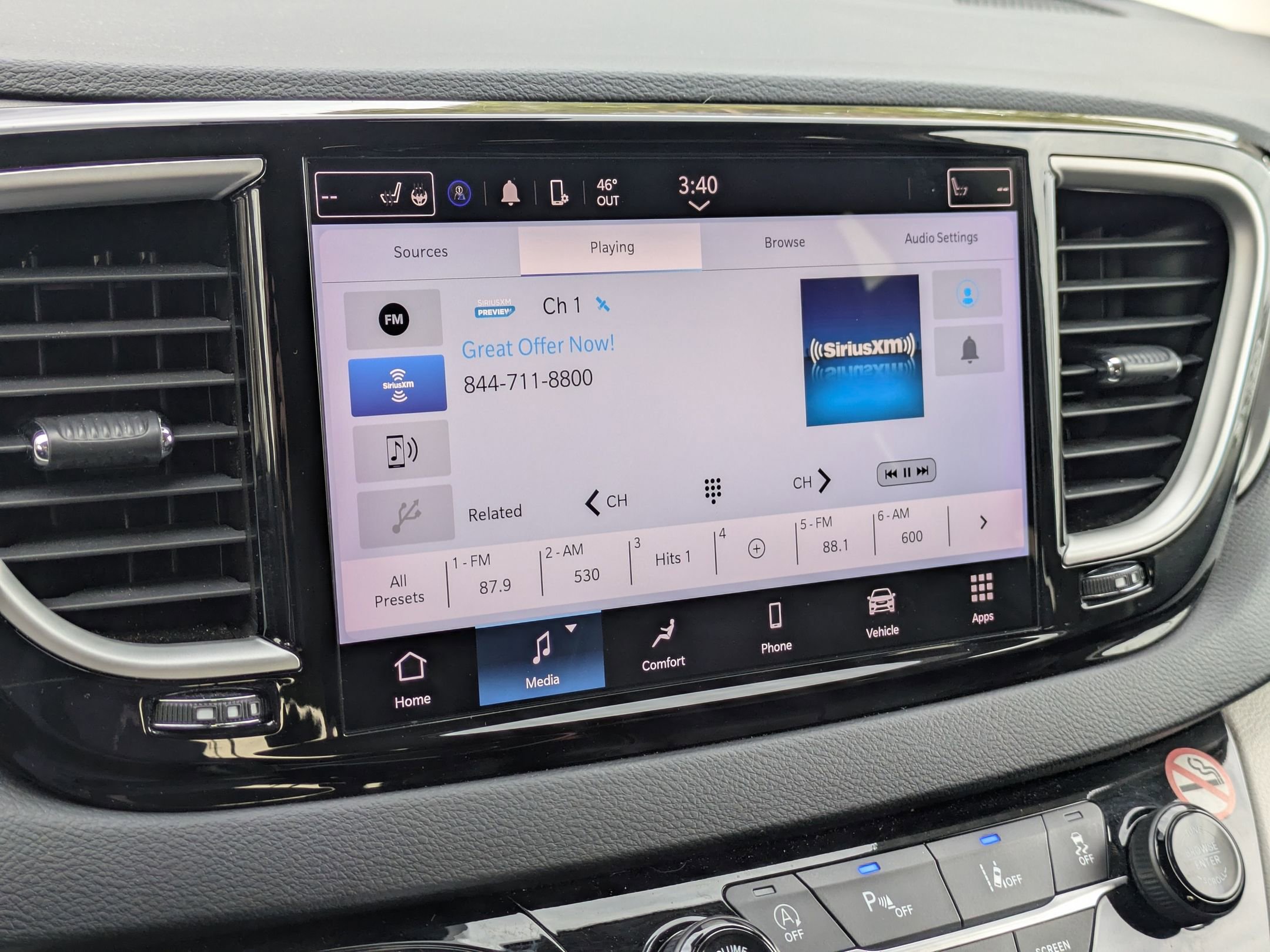 Used 2023 Chrysler Pacifica Touring-L image 18