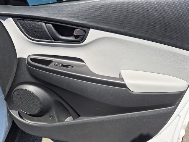 Used 2022 Hyundai Kona SEL w/ Cargo Package FWD image 33