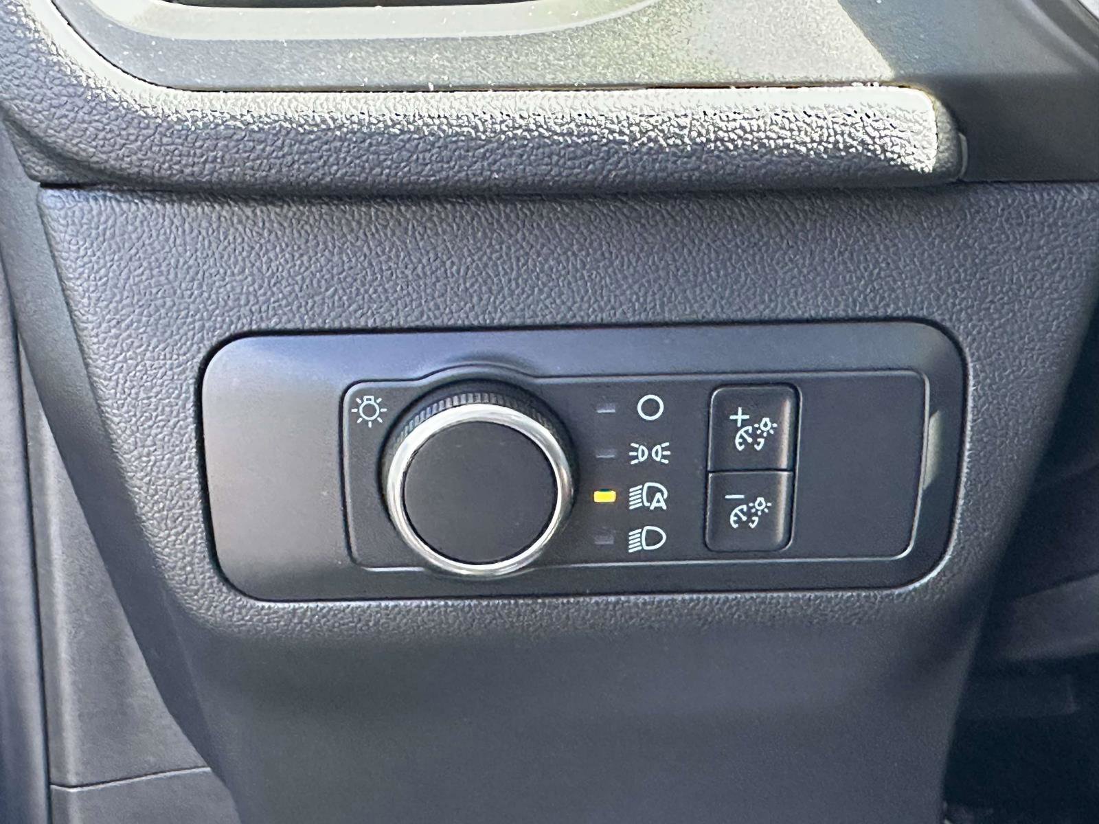 Certified 2022 Ford Escape SE w/ Cold Weather Package image 33