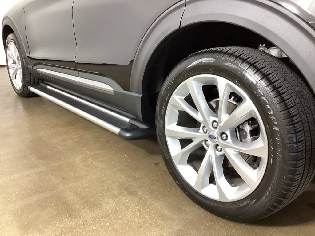 Certified 2023 Ford Explorer Platinum w/ Technology Package AWD/4WD image 17