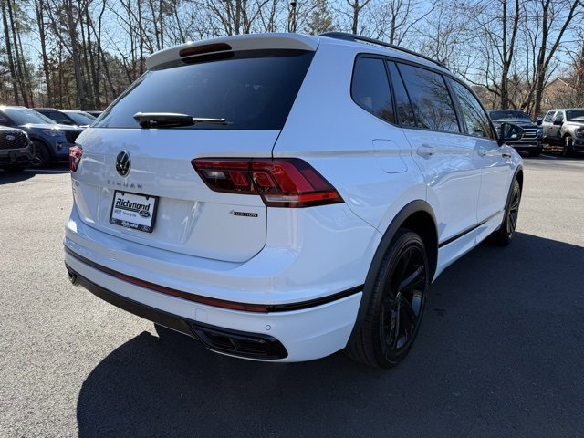 Used 2024 Volkswagen Tiguan SE R-Line image 5