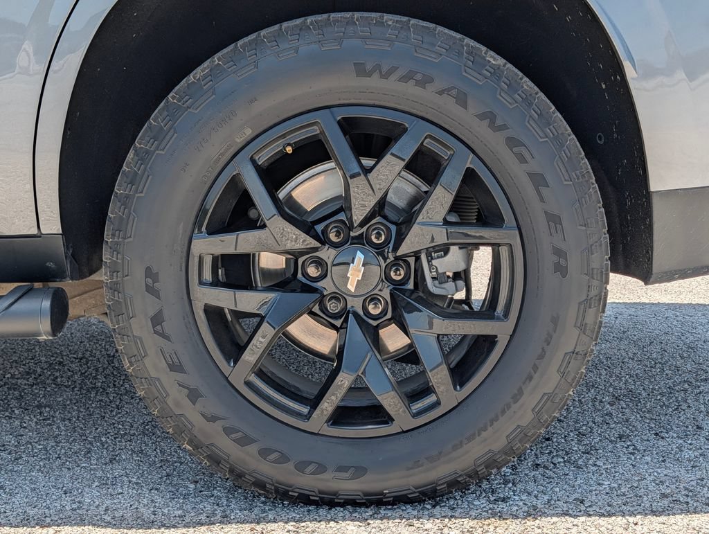 Used 2022 Chevrolet Tahoe Z71 w/ Z71 Off-Road Package AWD/4WD image 28
