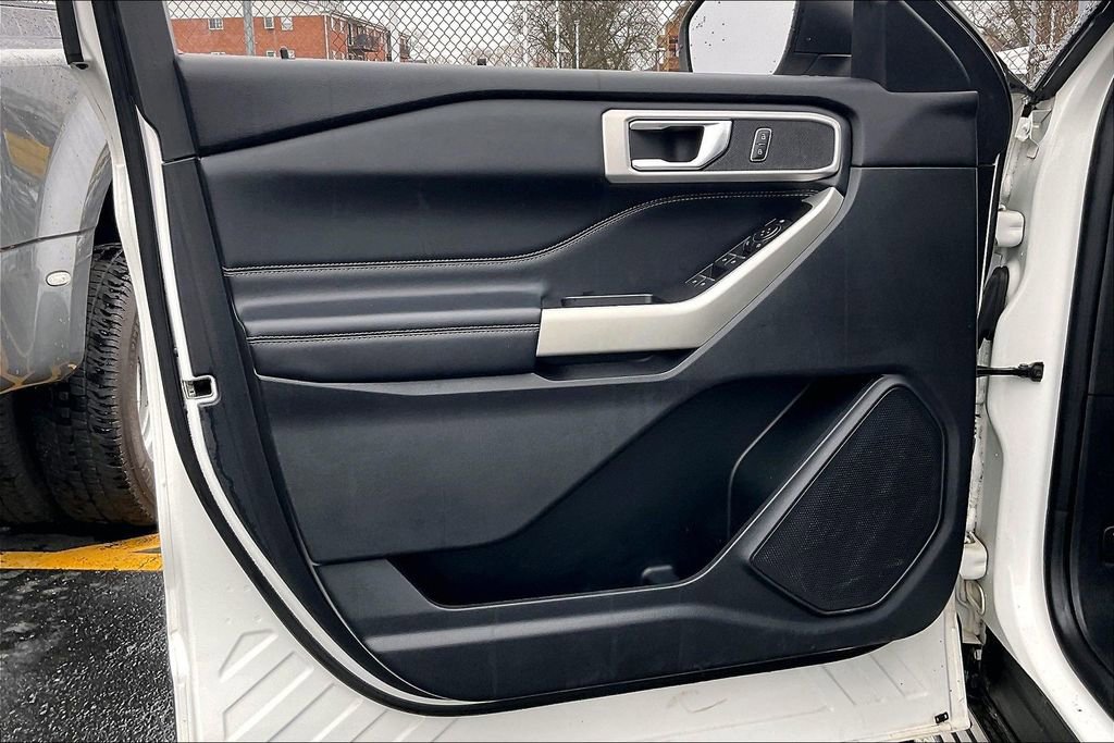 Certified 2020 Ford Explorer XLT w/ Equipment Group 202A image 20