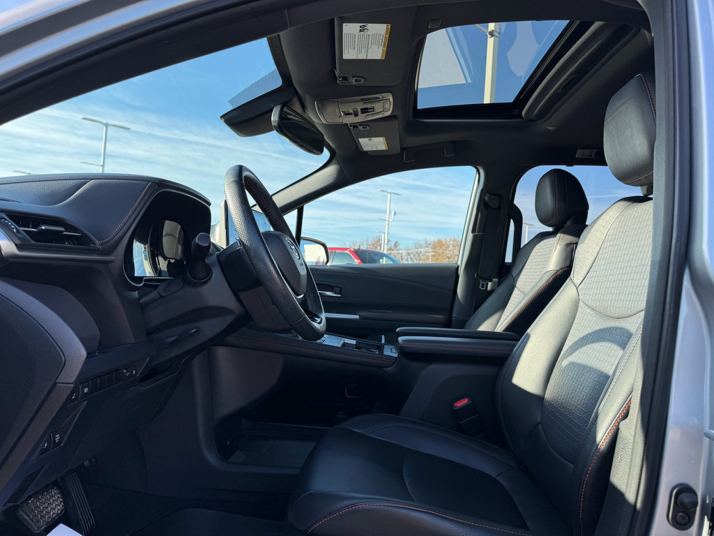 Used 2021 Toyota Sienna XSE image 30