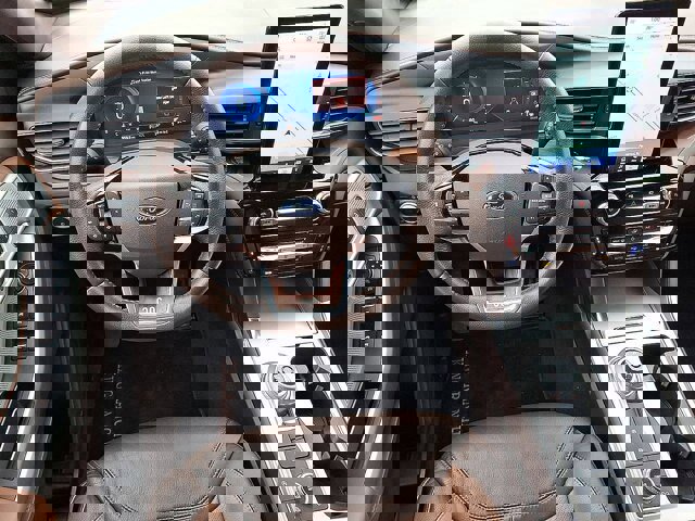 Certified 2022 Ford Explorer King Ranch w/ Technology Package image 25