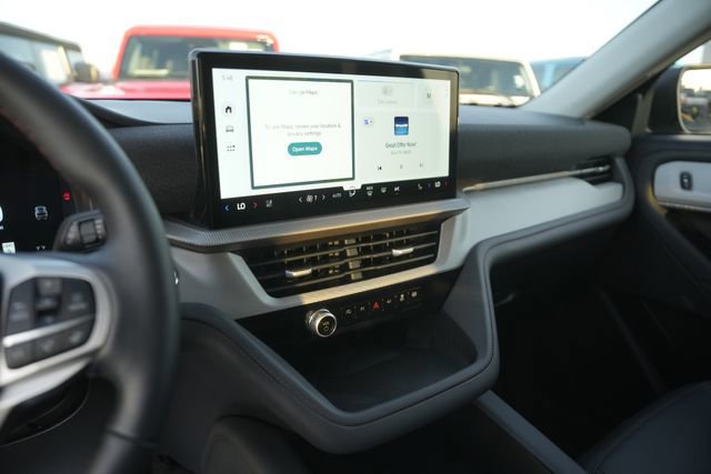 Certified 2025 Ford Explorer Active w/ Active Comfort Package image 28