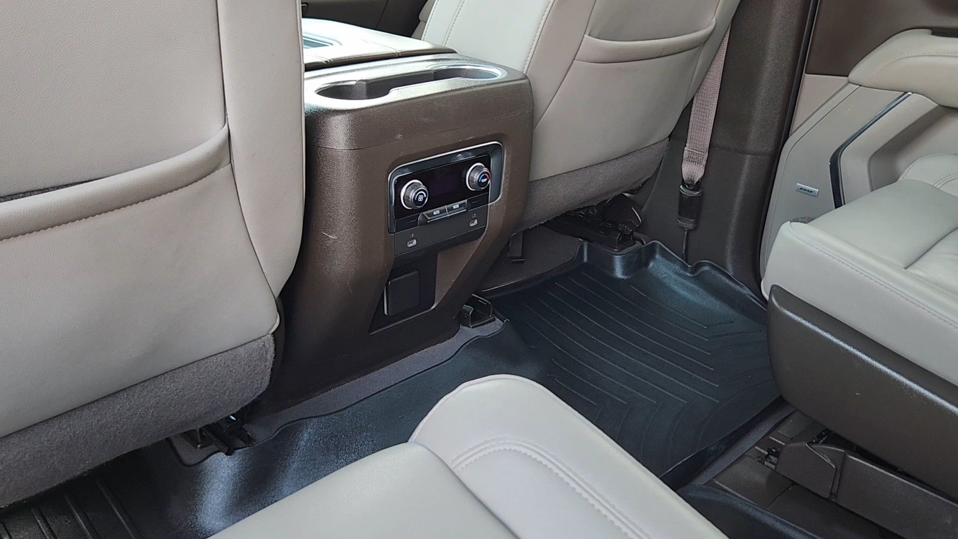 Used 2023 Chevrolet Suburban Z71 AWD/4WD image 16