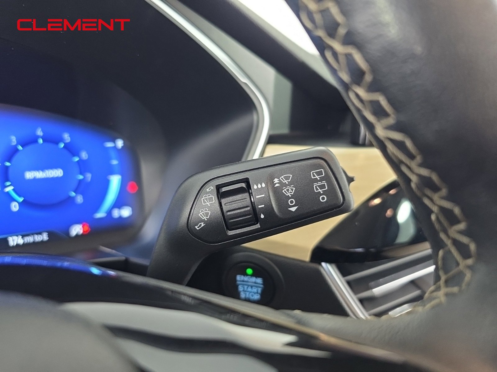 Certified 2022 Ford Escape Titanium w/ Titanium Elite Package image 18