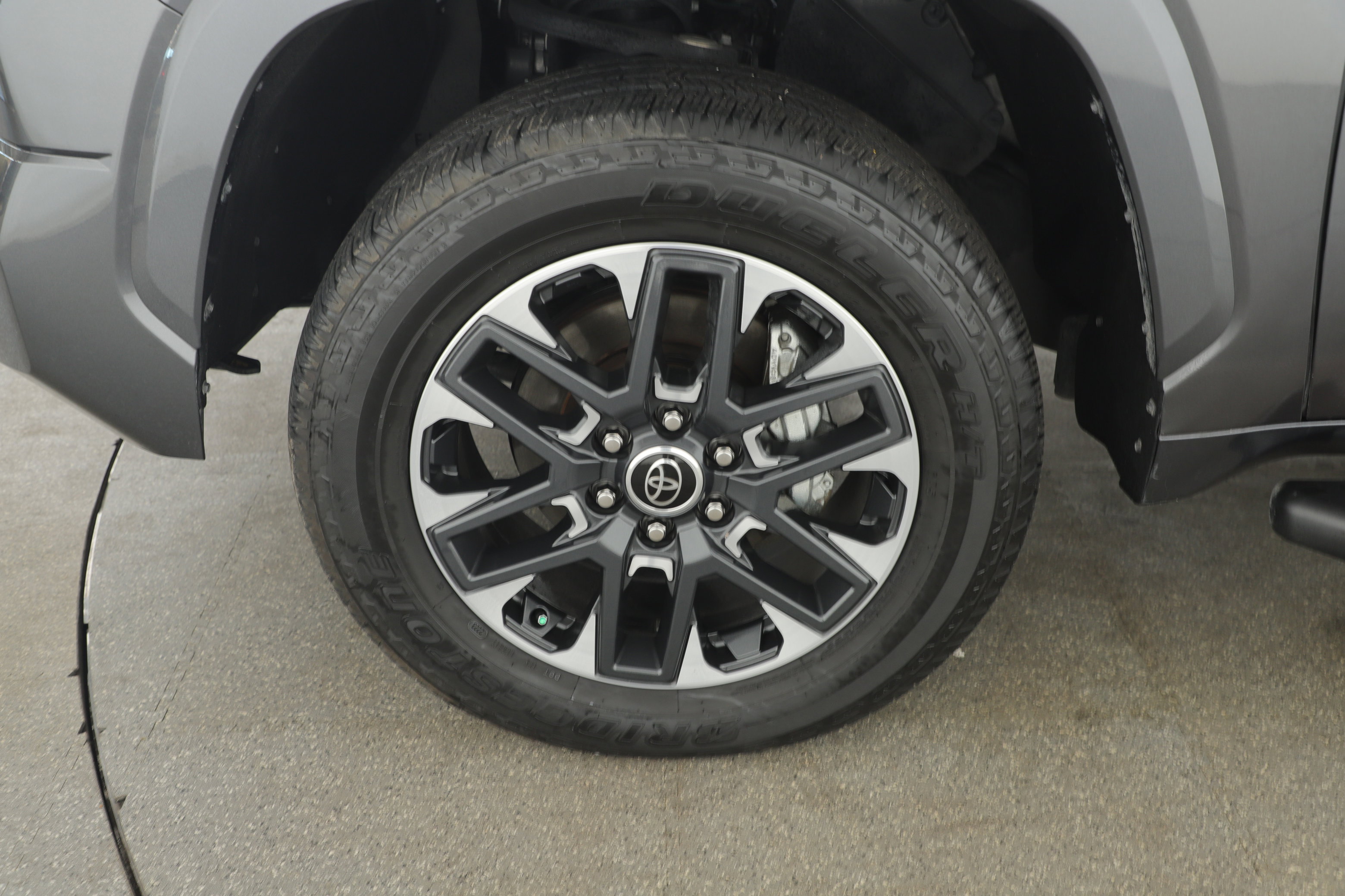 Used 2023 Toyota Tundra Limited image 4