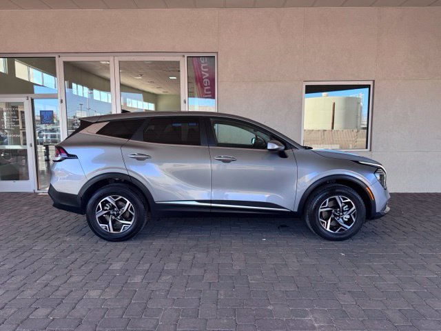 Used 2024 Kia Sportage LX AWD/4WD image 6