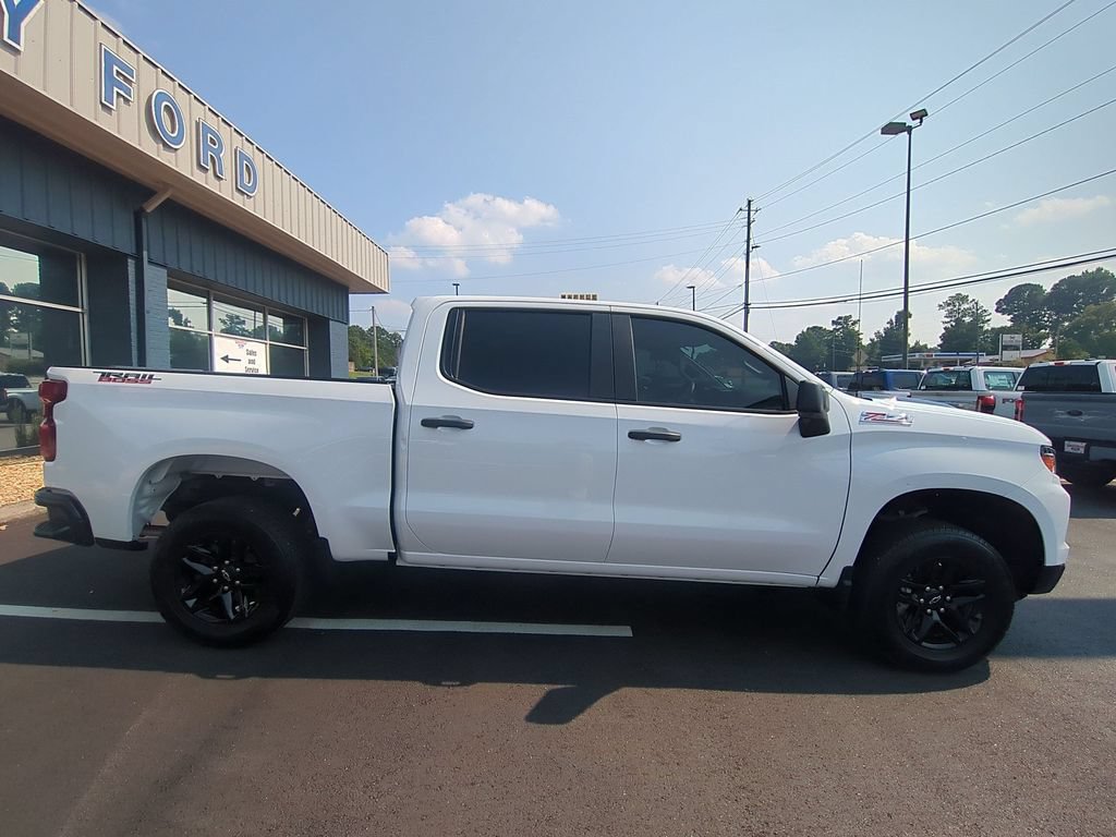 Used 2025 Chevrolet Silverado 1500 Custom Trail Boss AWD/4WD image 4